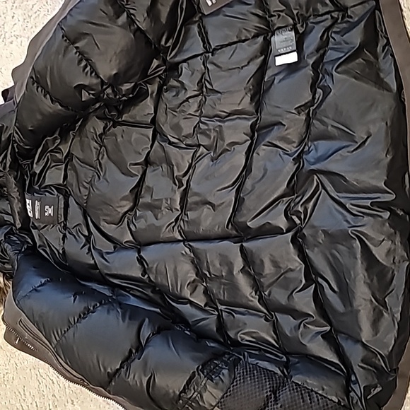 Like New Helly Hansen Fairbanks Parker. Green size XL - Picture 10 of 13